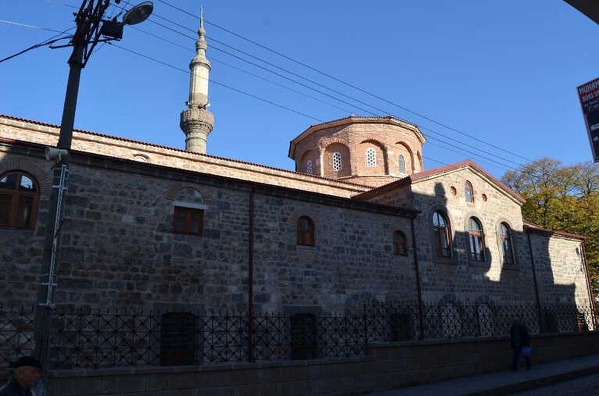 Trabzon\'da Restorasyonu Tamamlanan Ortahisar Büyük Fatih Camii İbadete Açıldı