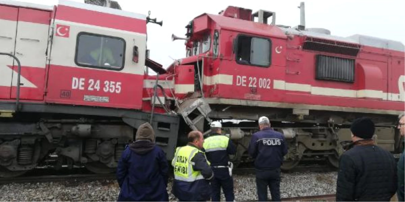 Ulaş\'ta Trenler Çarpıştı: 14 Yaralı (2)