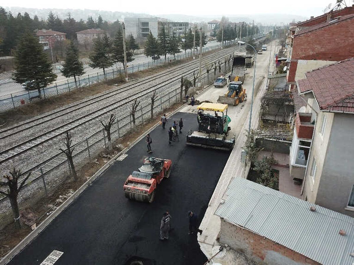 Abdullah Sokak da Sıcak Asfaltla Buluşuyor