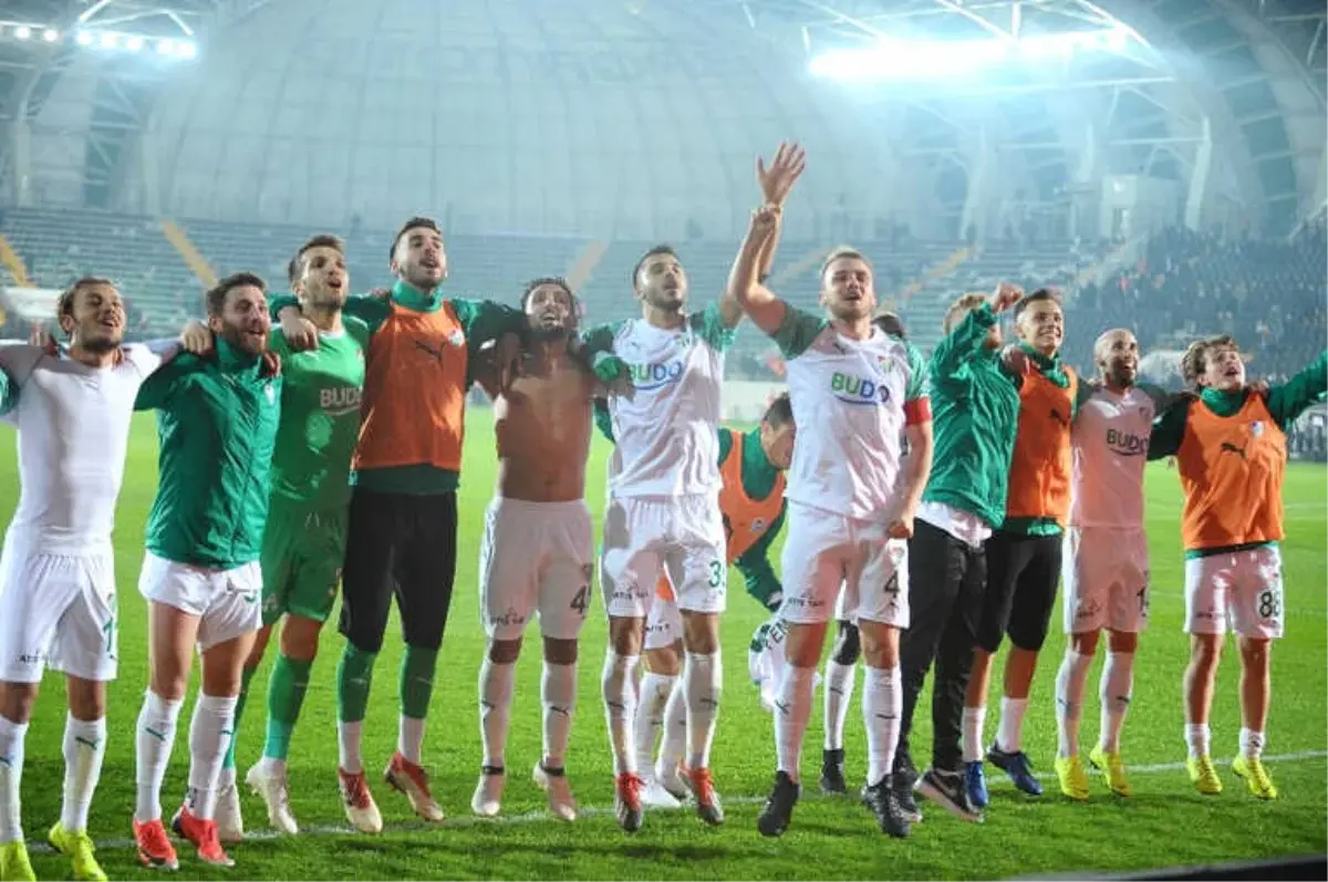 Bursaspor Sahaya Yerli Futbolcularla Çıkıyor