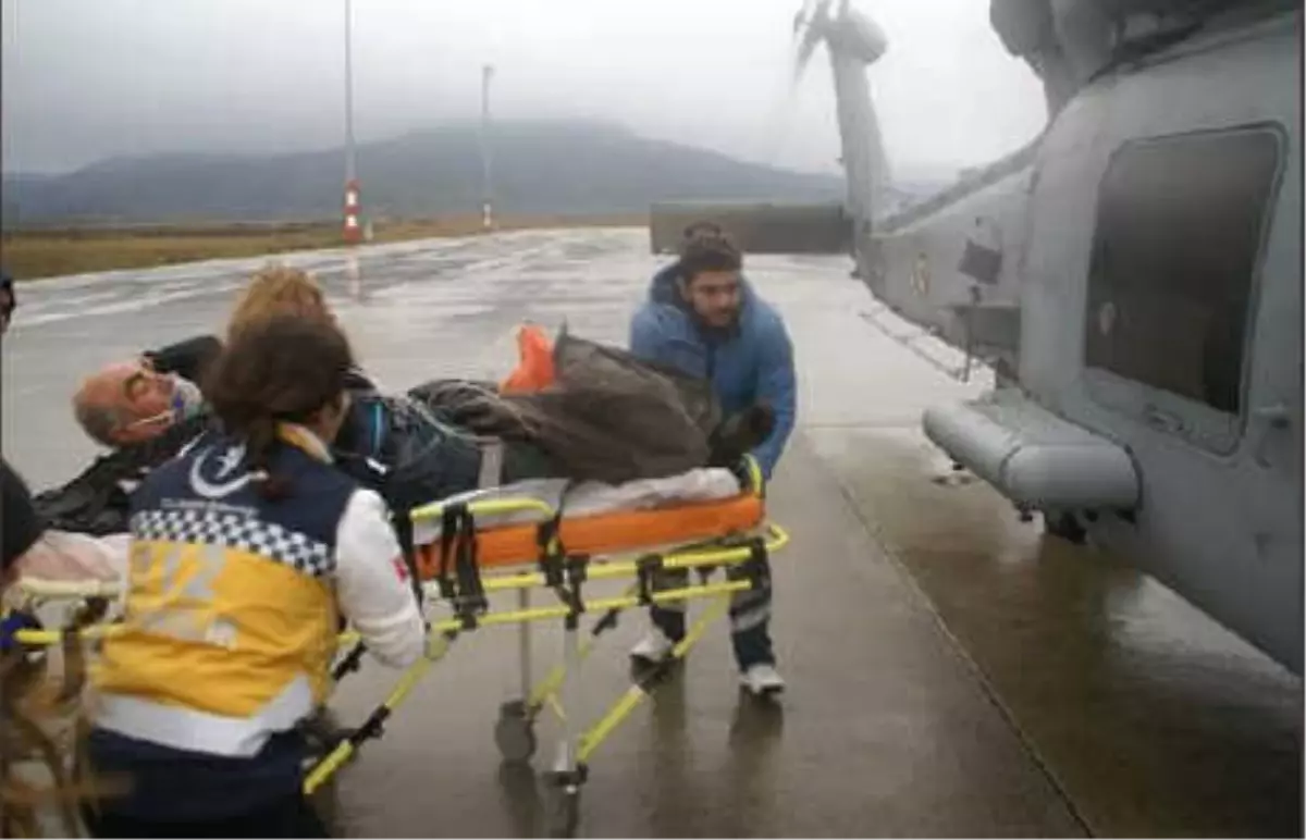 Deniz Kuvvetleri Komutanlığı Helikopteri Fenalaşan Vatandaş İçin Havalandı