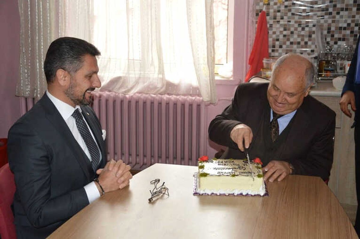 En Kıdemli Öğretmene Sürpriz Ziyaret