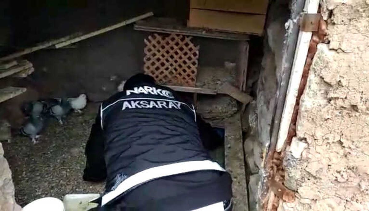 Evin Bahçesindeki Kümeste 592 Adet Uyuşturucu Hap Ele Geçirildi