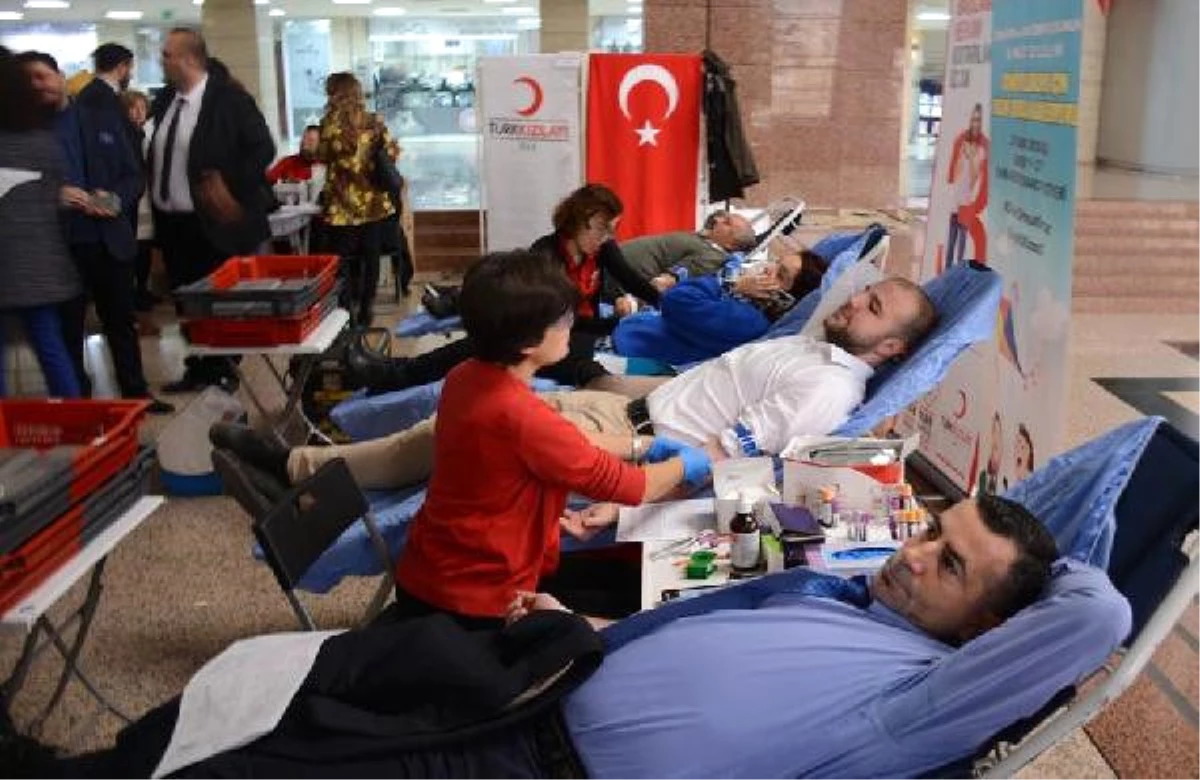 İzmir Barosu\'ndan Öykü Arin İçin Kök Hücre Bağışı Kampanyası