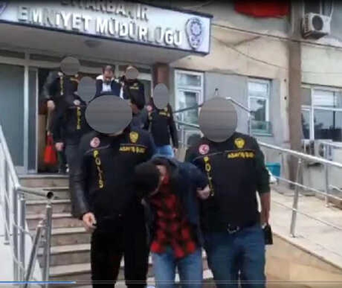 Kanser İlaçlarını Çalıp, Yurt Dışına Götürmek İsterken Yakalandılar
