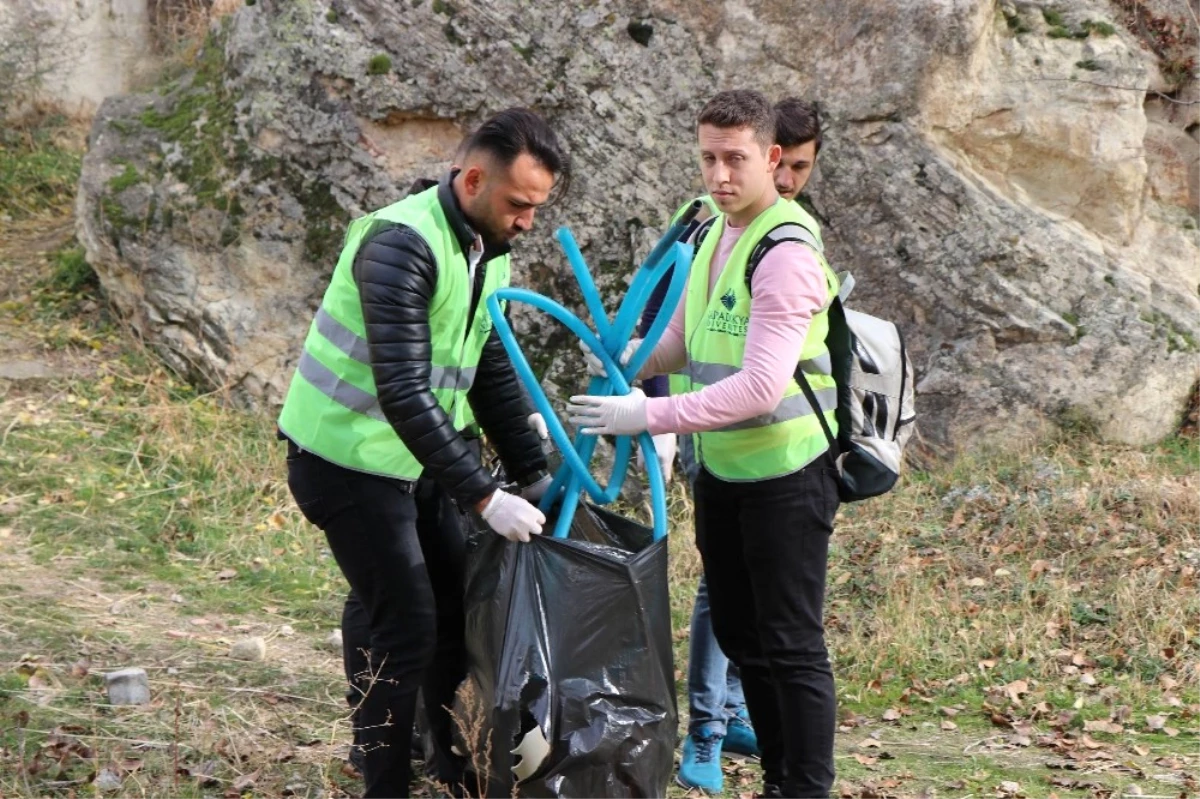 Kapadokya\'da Üniversite Öğrencileri Çevre Temizliği Yaptı