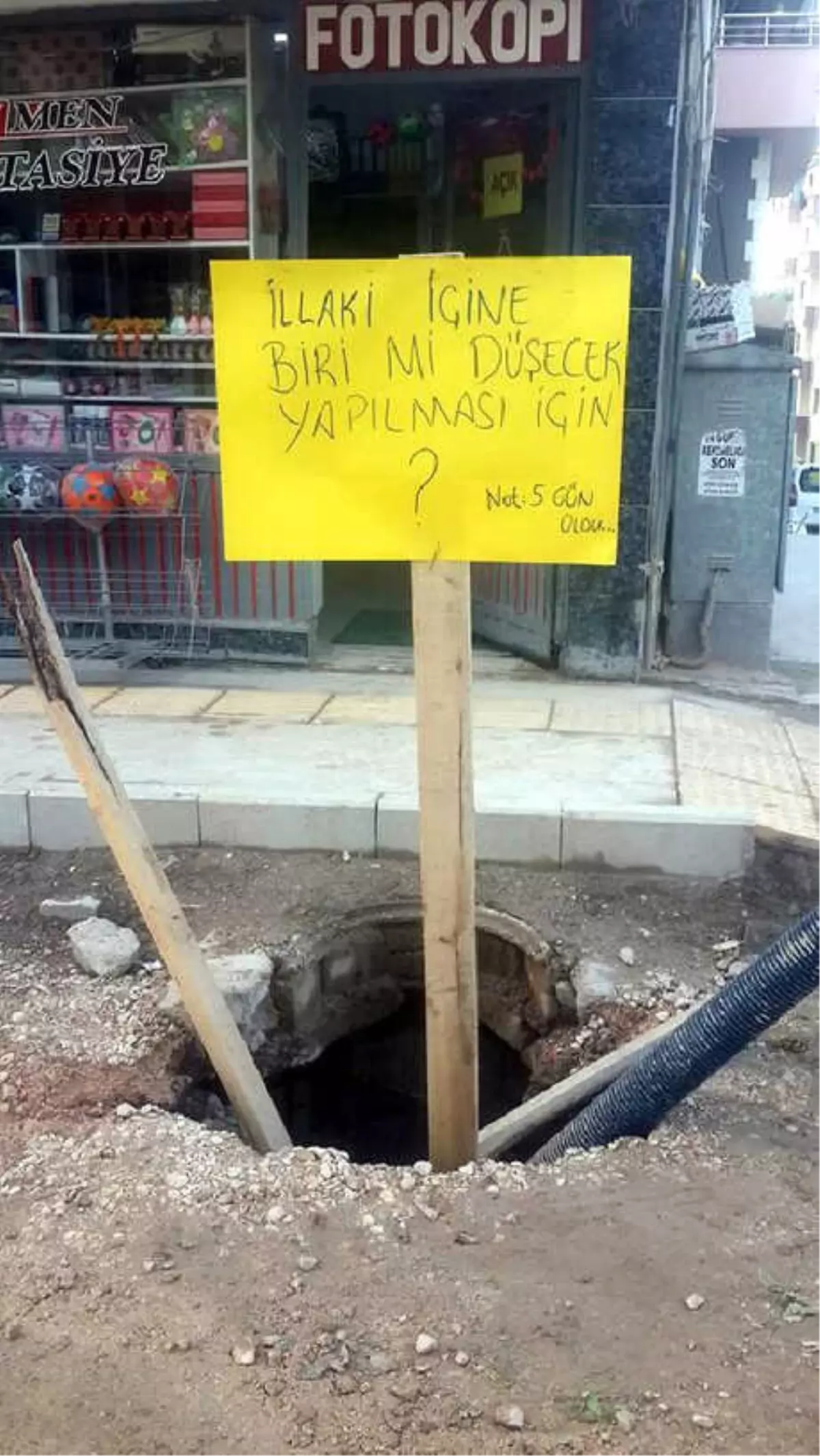 Kapatılmayan Çukura Olta Attı