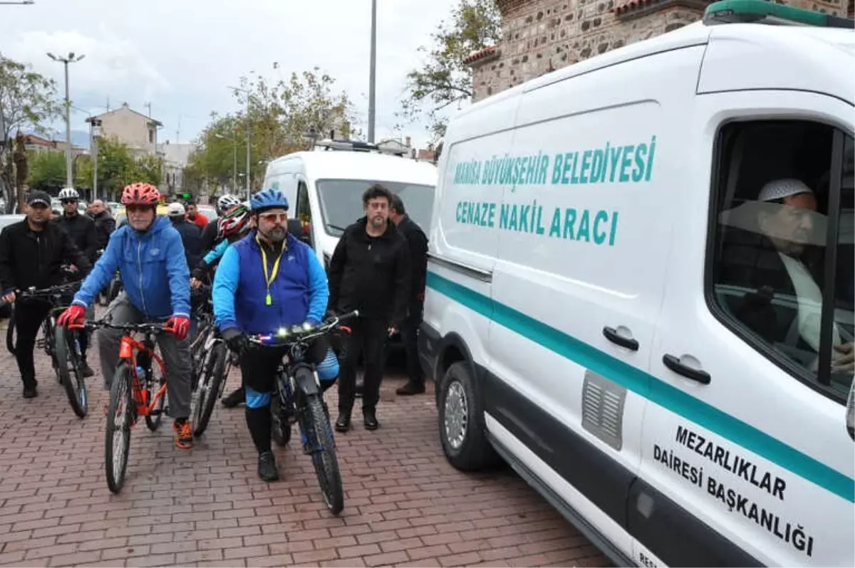 Kazada Hayatını Kaybeden Bisikletçi Defnedildi