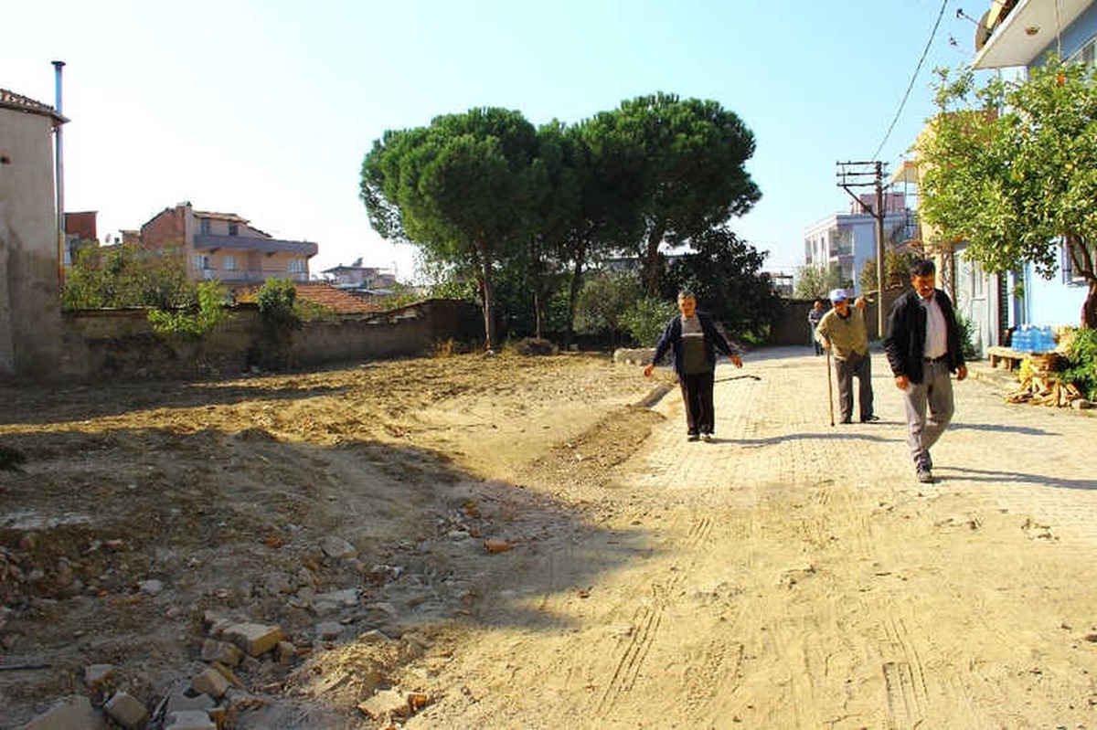 Mahalle Sakinlerini Korkutan Sağlık Ocağı Yıkıldı