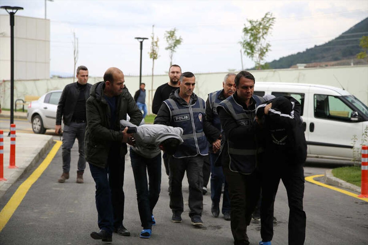 Manisa\'da Hırsızlık Şebekesine Operasyon