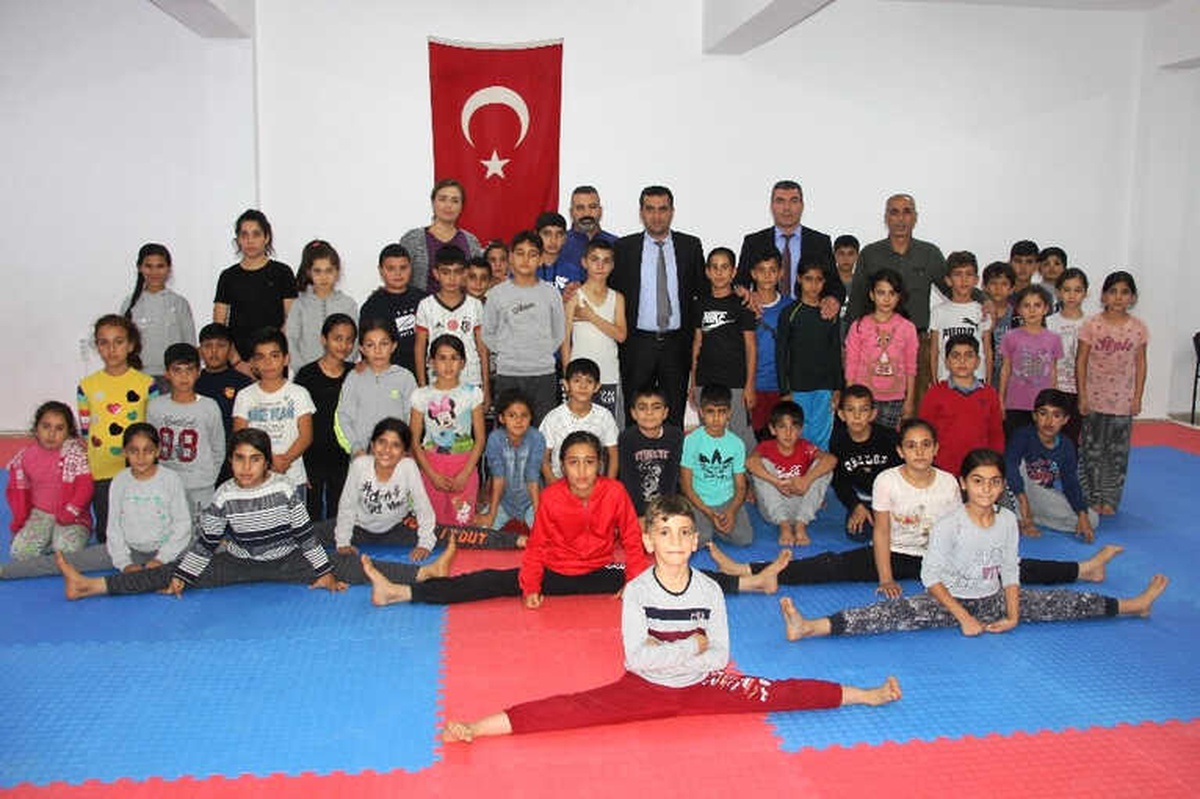Mersin\'de "Bağımlı Olma Sporcu Ol Projesi"