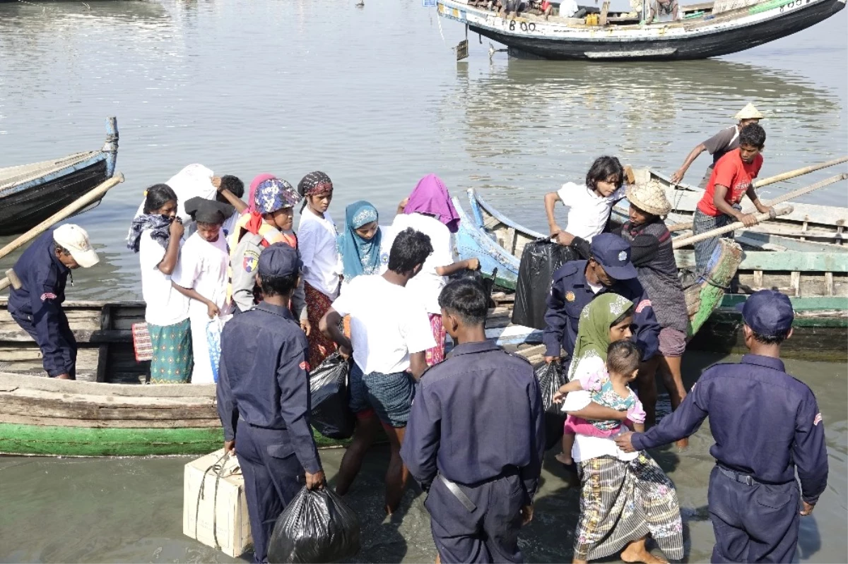 Myanmar 93 Rohingyalıyı Malezya\'ya Kaçıran Bota El Koydu