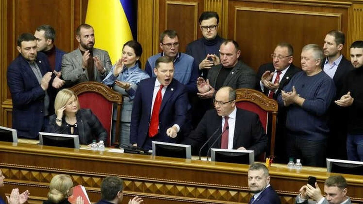Rusya, Ukrayna Donanması\'na Ait Gemilere Ateş Açıp, El Koydu