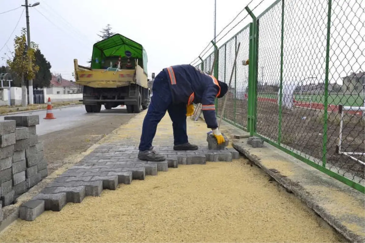 Tepebaşı\'nda 5 Mahallede Eş Zamanlı Üst Yapı Çalışmaları