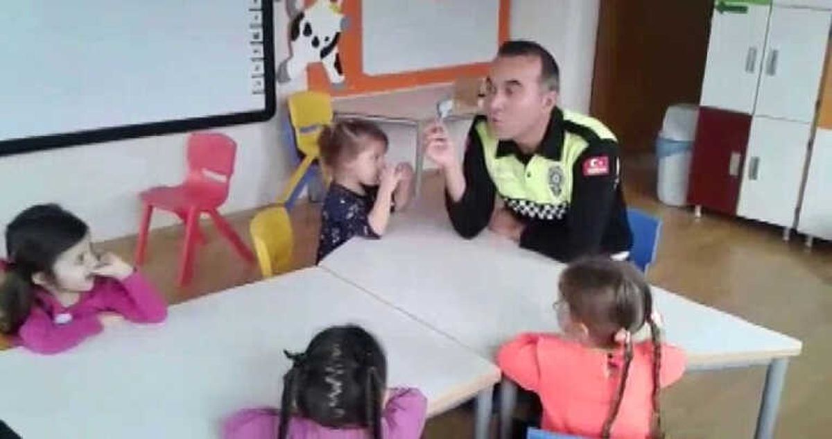 Trafik Polisinden Öğrencilere Trafik Eğitimi