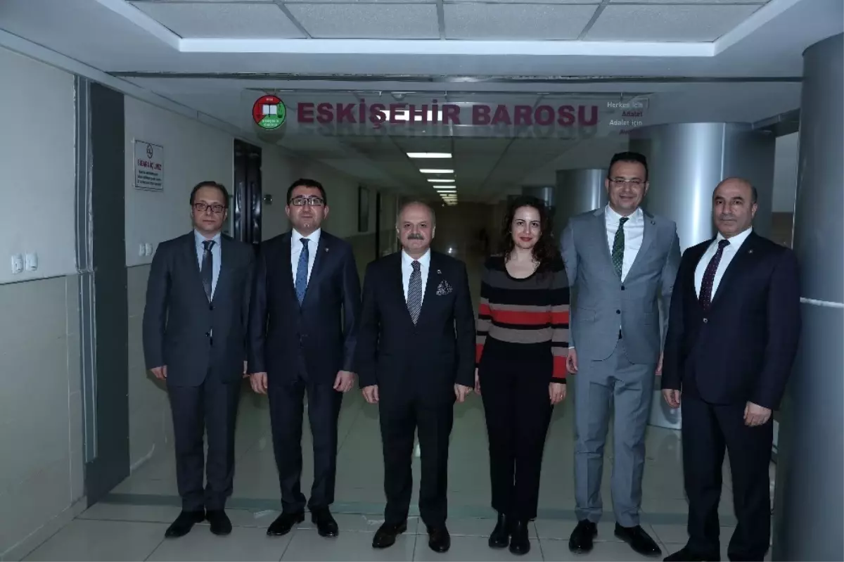 Vali Çakacak, Eskişehir Barosunu Ziyaret Etti