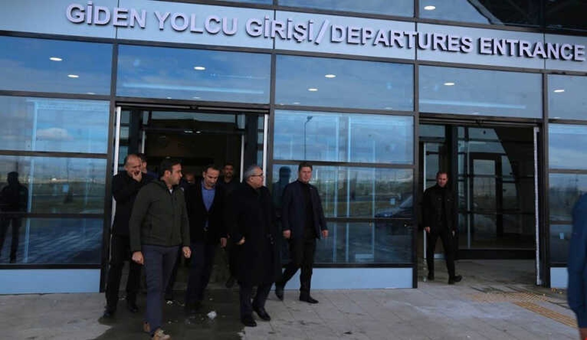 Vali Gündüzöz, Havaalanı Terminalini İnceledi