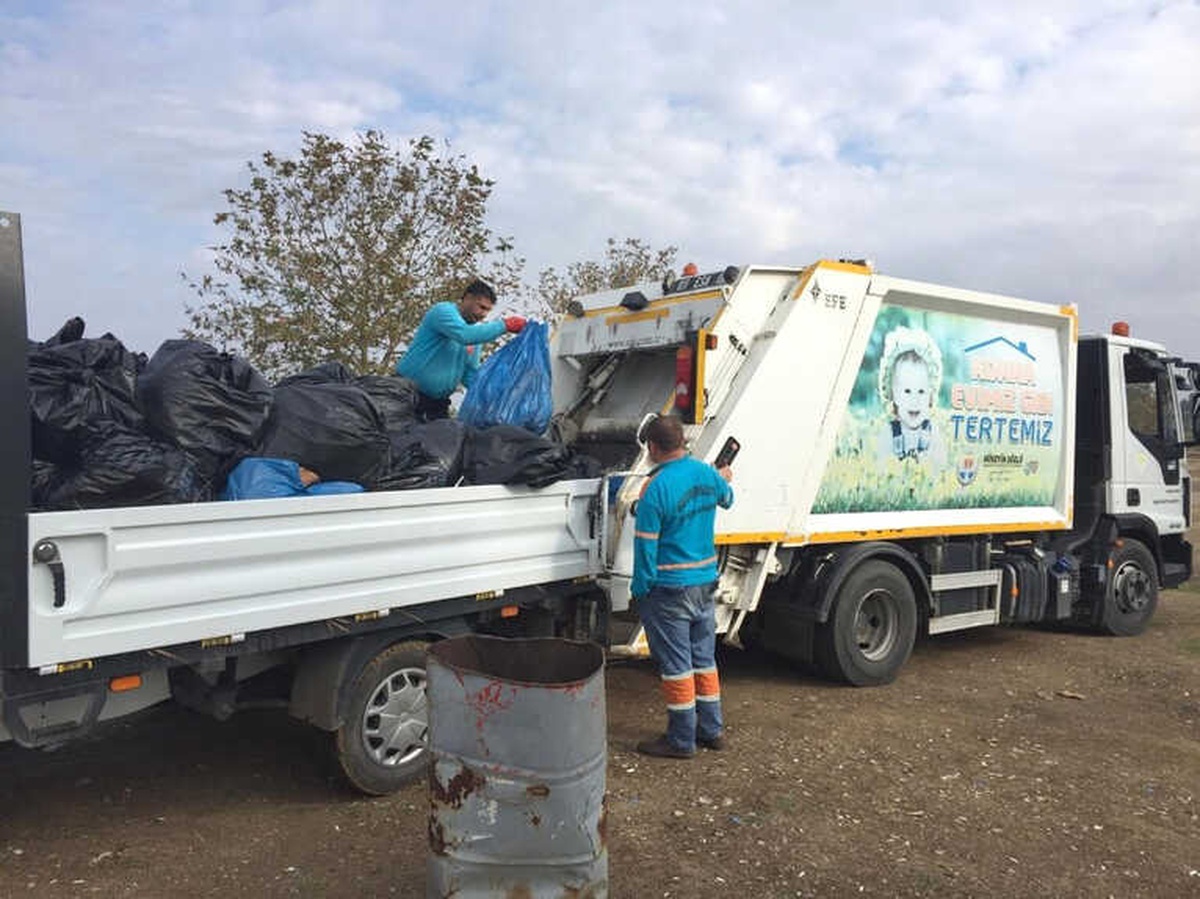 Adana\'da Sulama Kanalları, Akarsular ve Limanlar Atıklardan Temizlendi