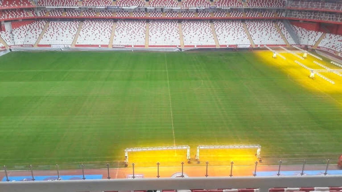 Antalya Stadı\'nın Zemini Göztepe Maçına Hazır