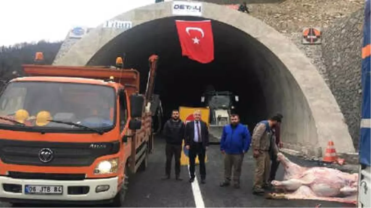 Asırlık Projede 2,5 Saatlik Yol 1 Saat 10 Dakikaya Düştü