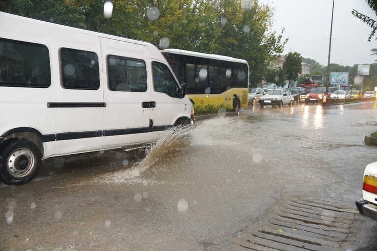 Aydın\'da Sağanak Yağış Hayatı Olumsuz Etkiledi