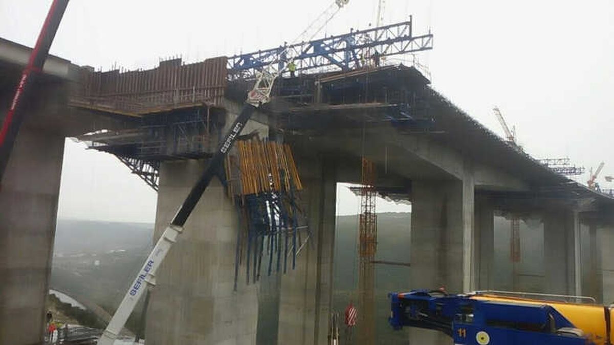 Beton Blok Altında Kalan 4 İşçiyi Kurtarma Çalışması Sürüyor
