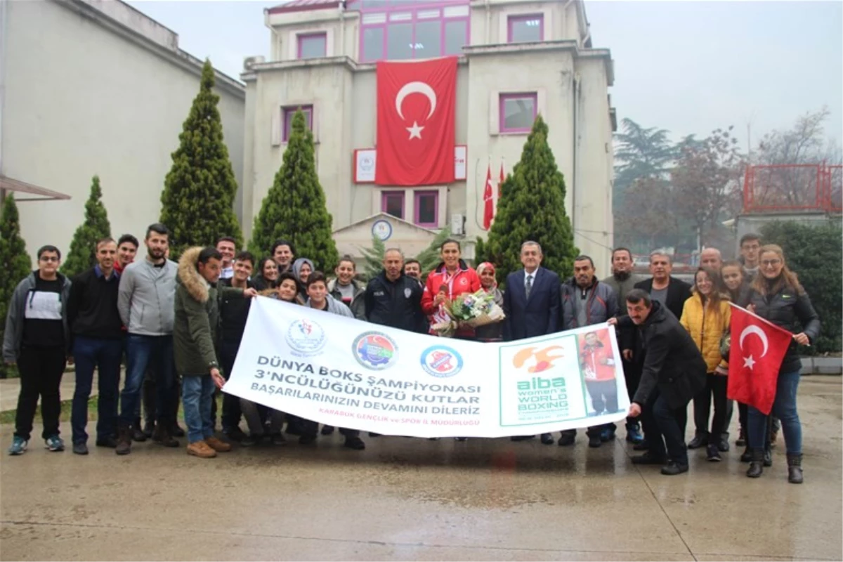 Dünya Üçüncüsü Güneri İçin Karşılama Töreni Düzenlendi