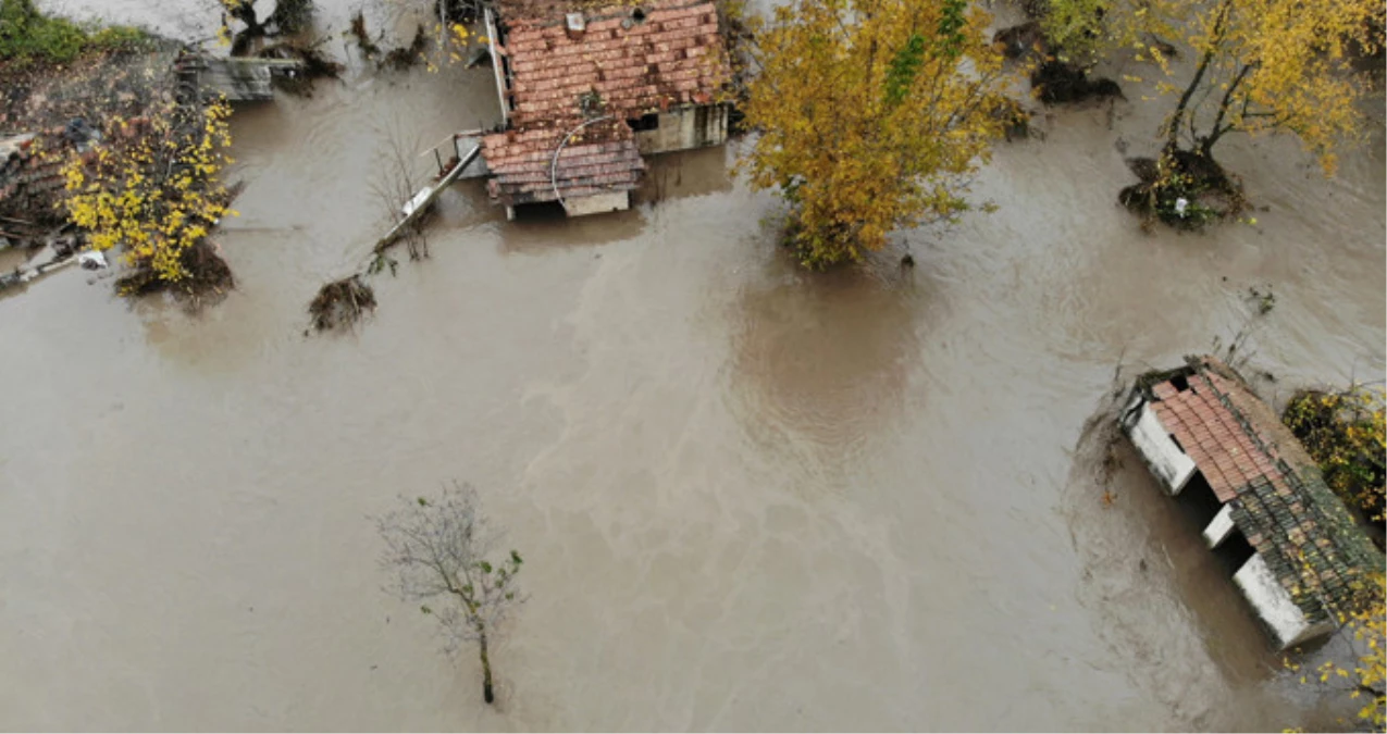 Edirne\'deki Sel Felaketi Sonrası Bazı Okullar Tatil Edildi