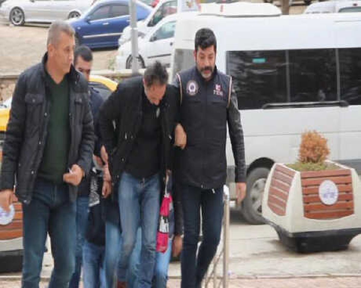 Elazığ\'da Terör Propagandası Şüphelileri Adliyede