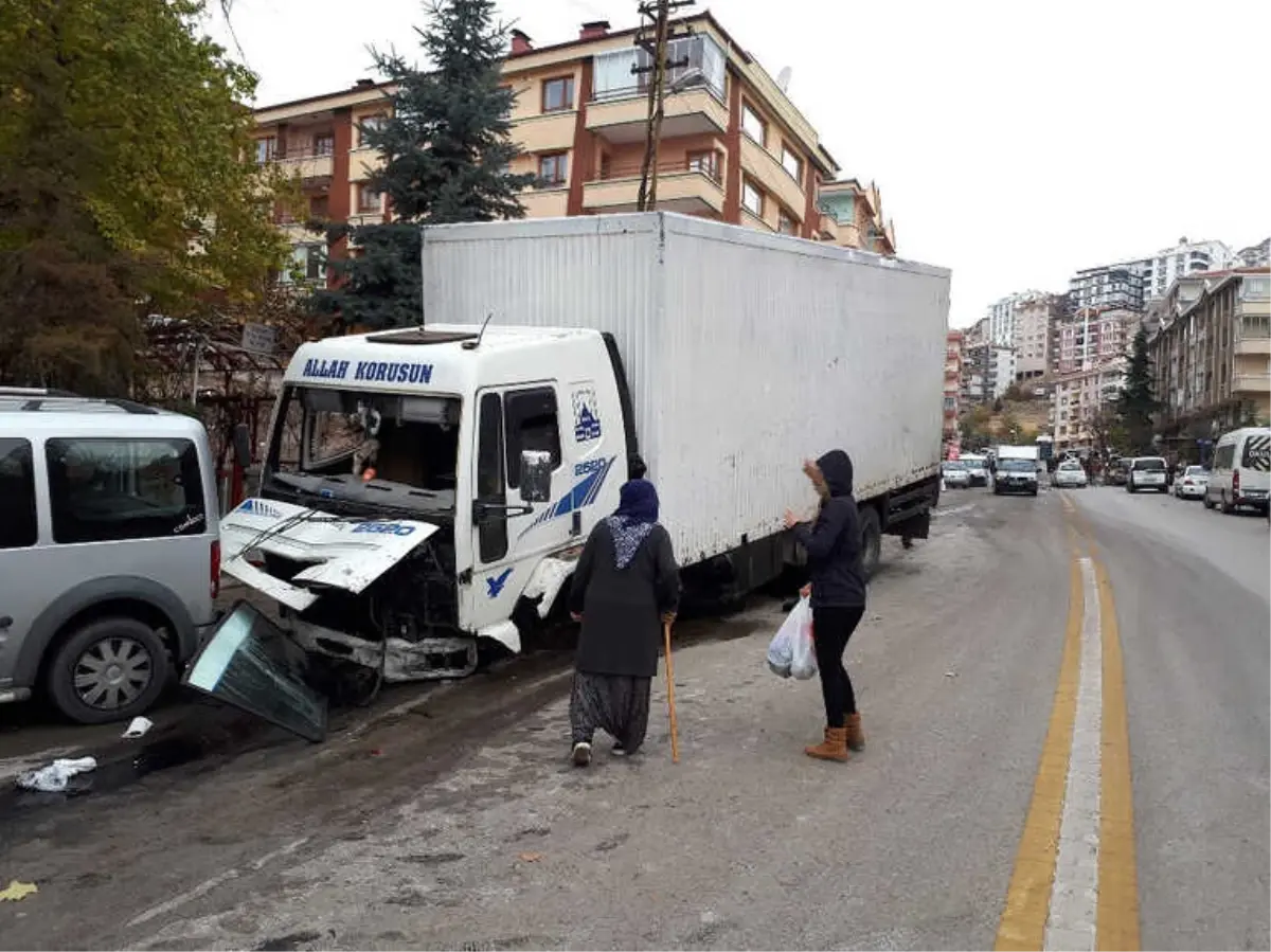 Freni Patlayan Kamyon Dehşet Saçtı