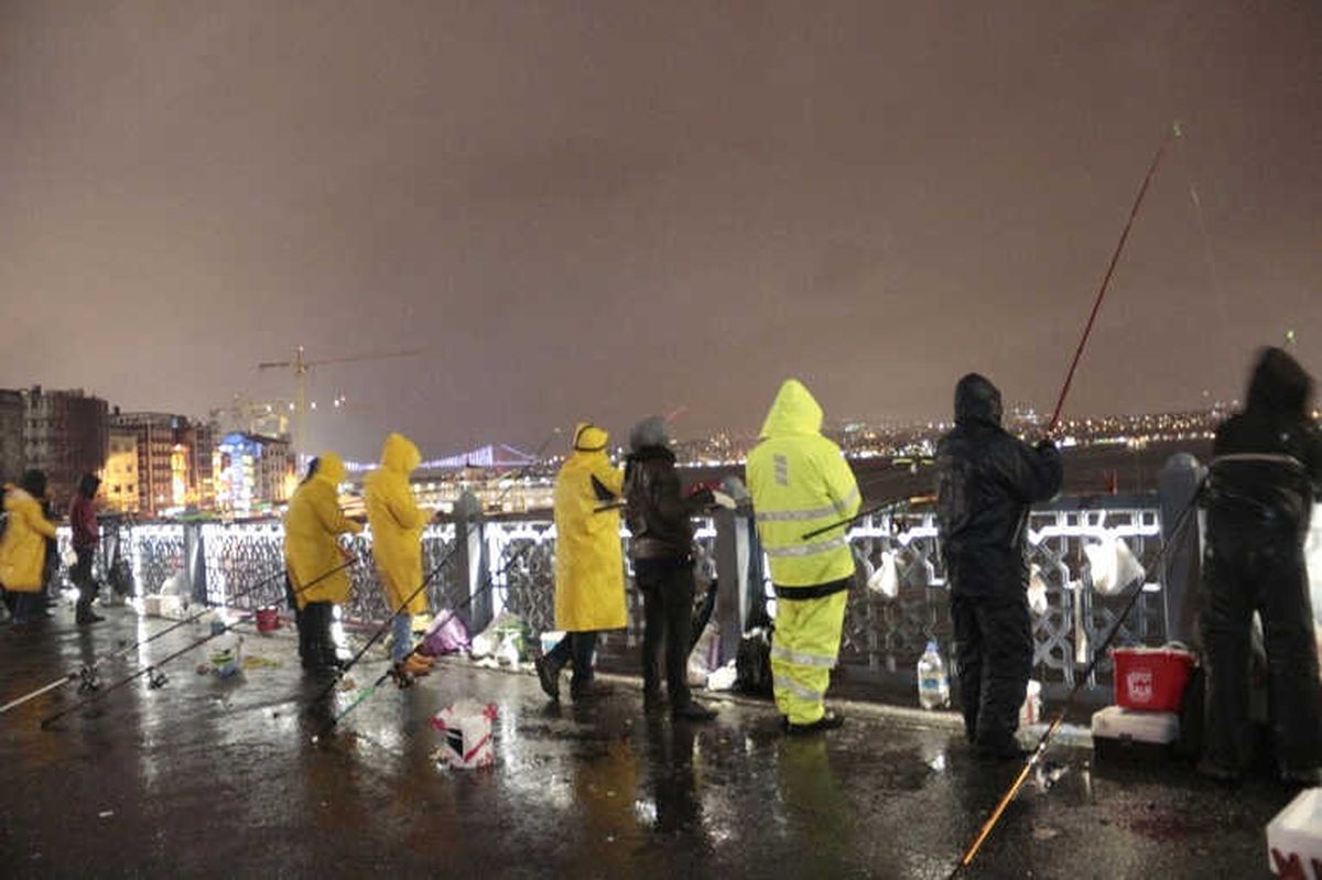 İstanbul\'da Sağanak Yağış Etkisini Göstermeye Başladı