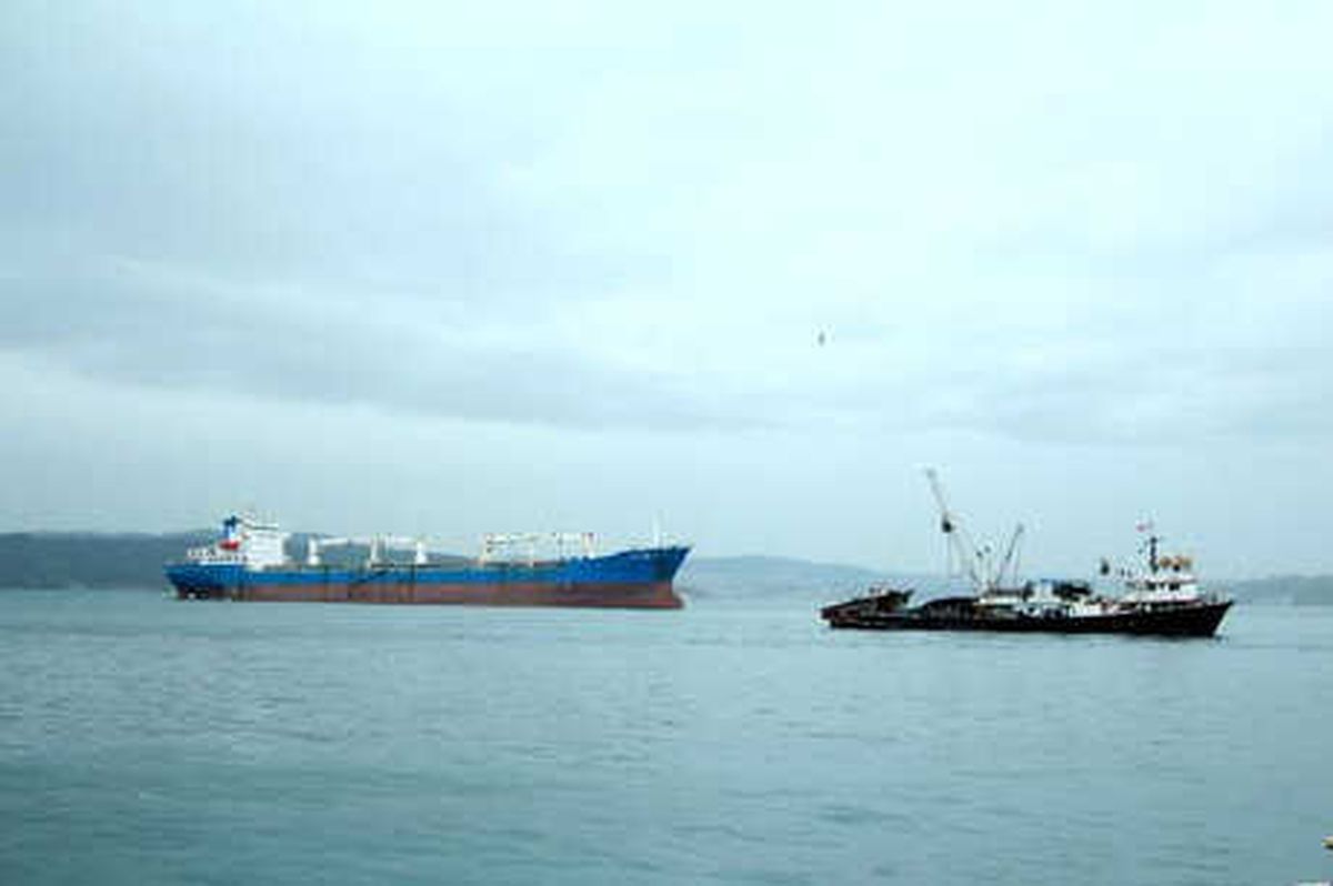 Karadeniz\'deki Kötü Hava Koşulları Boğaz Trafiğini Aksattı