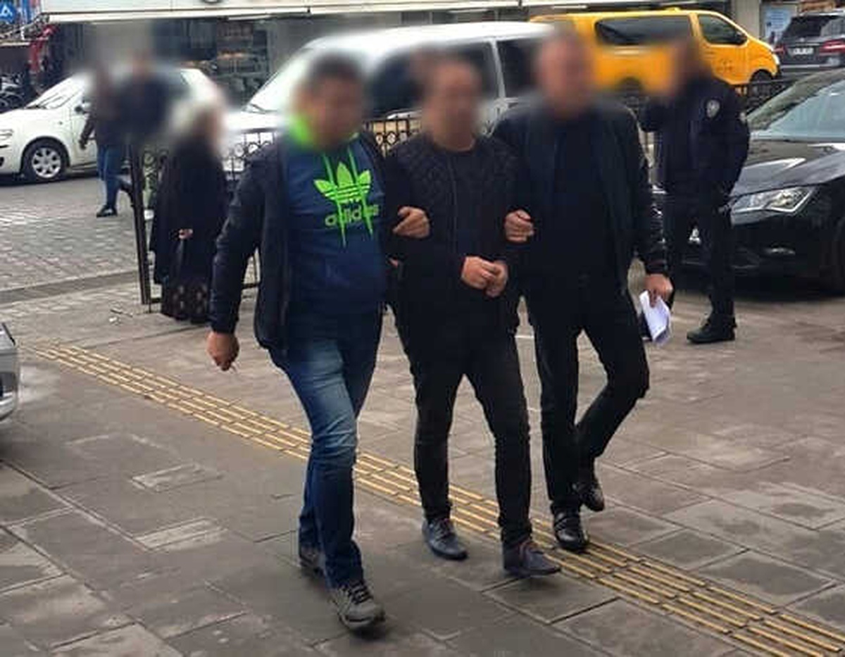 Kuşadası\'nda 3 Ayrı Suçtan Aranan Zanlı Yakalandı
