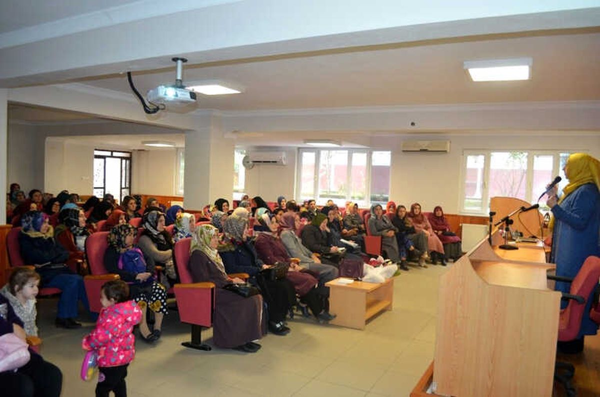 Mudanya Müftülüğü\'nden "Ailede Din Eğitimi" Konferansı