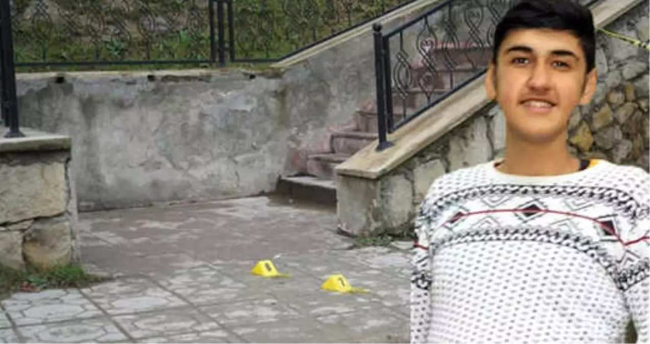 Öğrencilerin Okul Önündeki Kavgası Ölümle Sonuçlandı