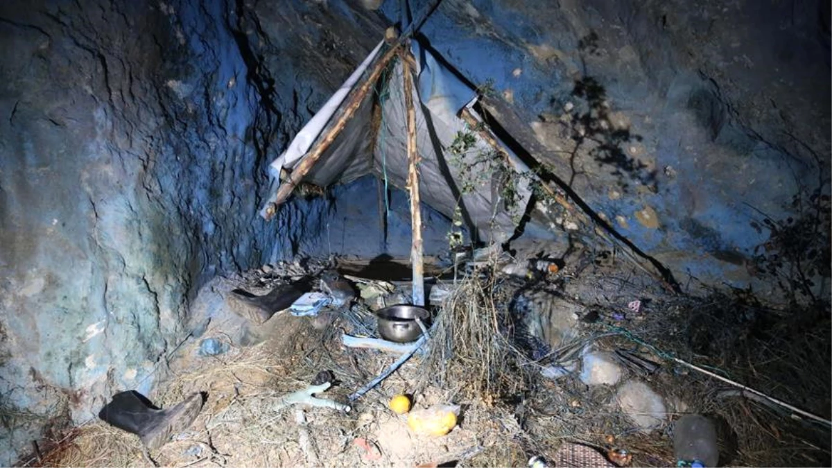 Jandarma Ekiplerine Ateş Açan Saldırganın Mağaradaki Yaşam Alanı Ortaya Çıktı
