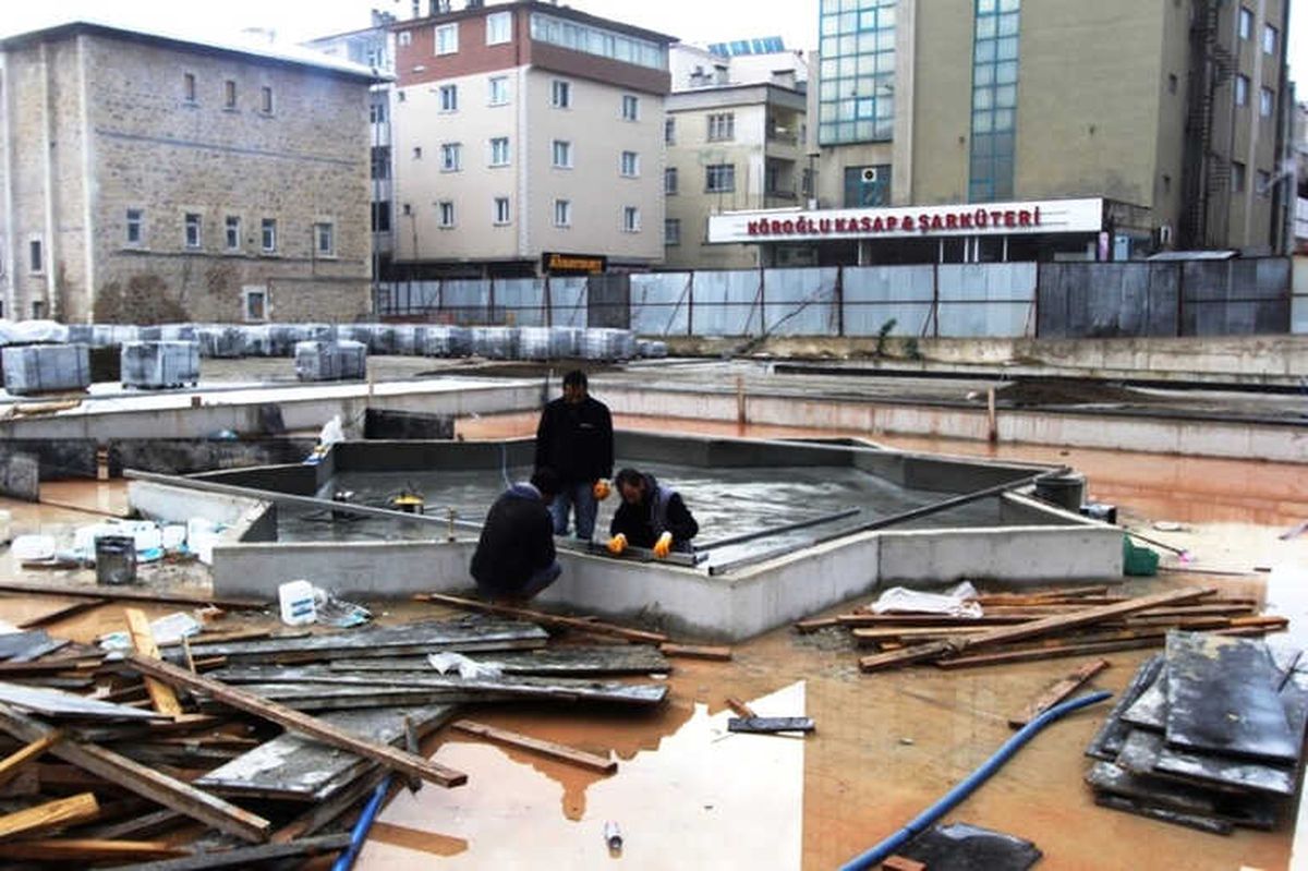 Saray Bahçesi Şekilleniyor