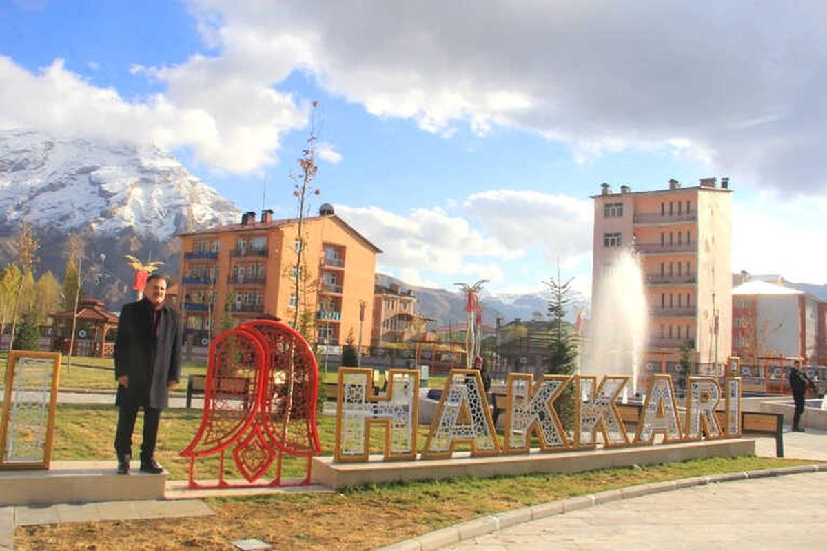 Vali Akbıyık\'tan İlk Hakkari Hatırası