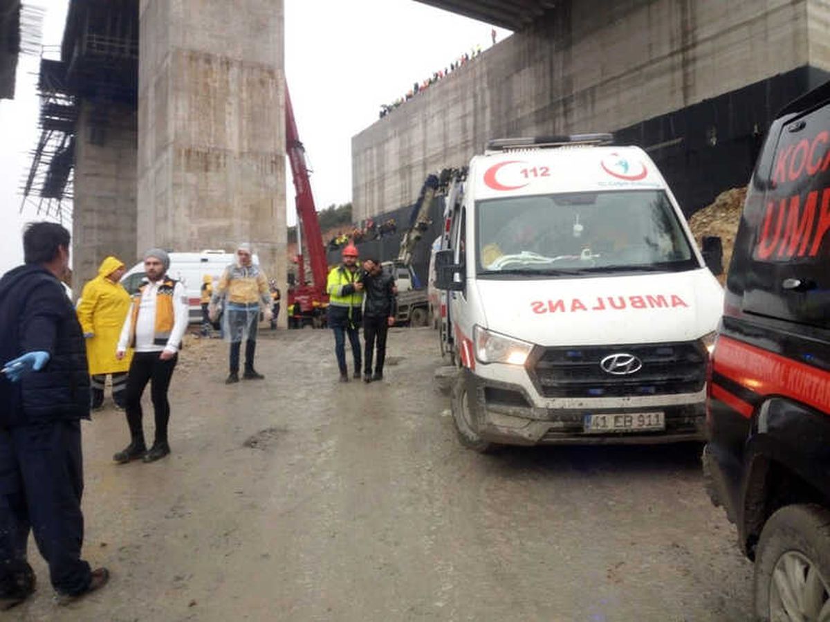 Viyadüğün Çökme Anlarını İnşaata Malzeme Getiren Kamyonet Şoförü Anlattı