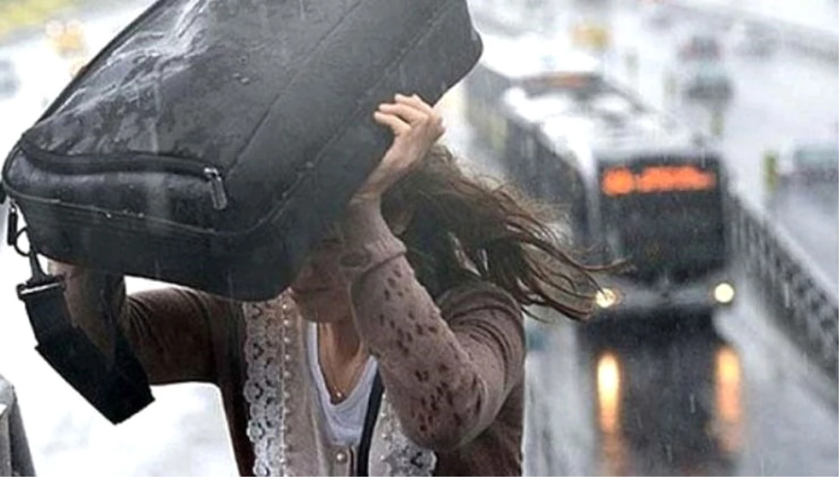 AKOM\'dan İstanbul İçin Uyarı: Soğuk Hava ve Fırtına Cumartesi Gününe Kadar Sürecek