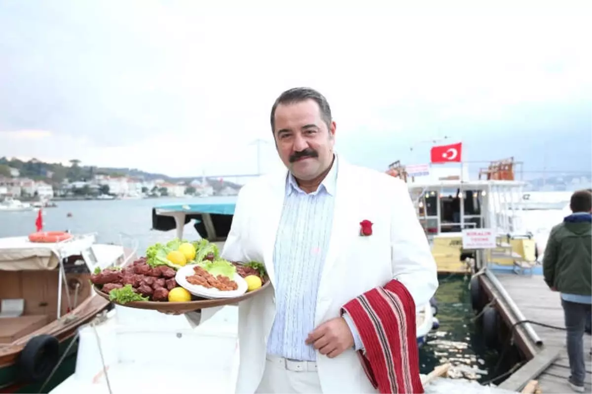 Ata Demirer\'in Yazdığı "Hedefim Sensin" Filmine İzmir\'de Özel Gala