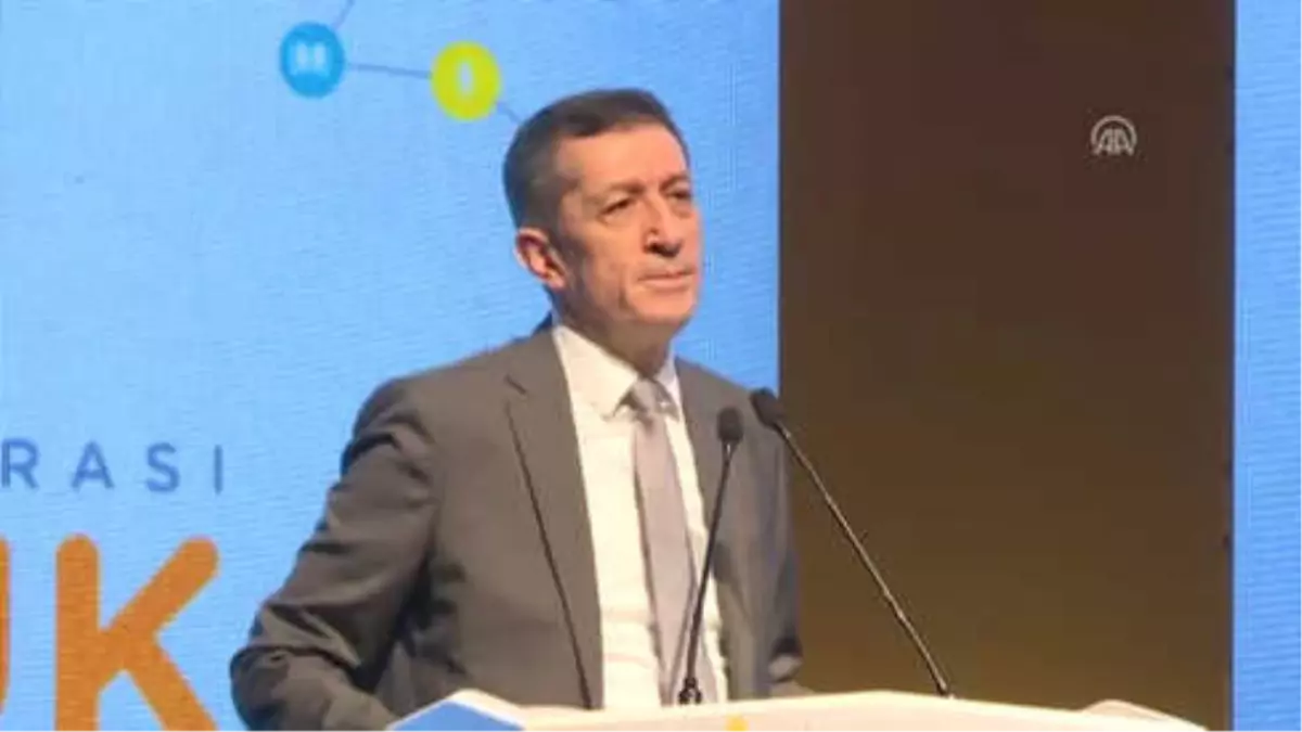 Bakan Selçuk: "Eğer Çocuğun Hizası Bozulursa, İnsanın ve İnsanlığın da Hizası Bozulur"