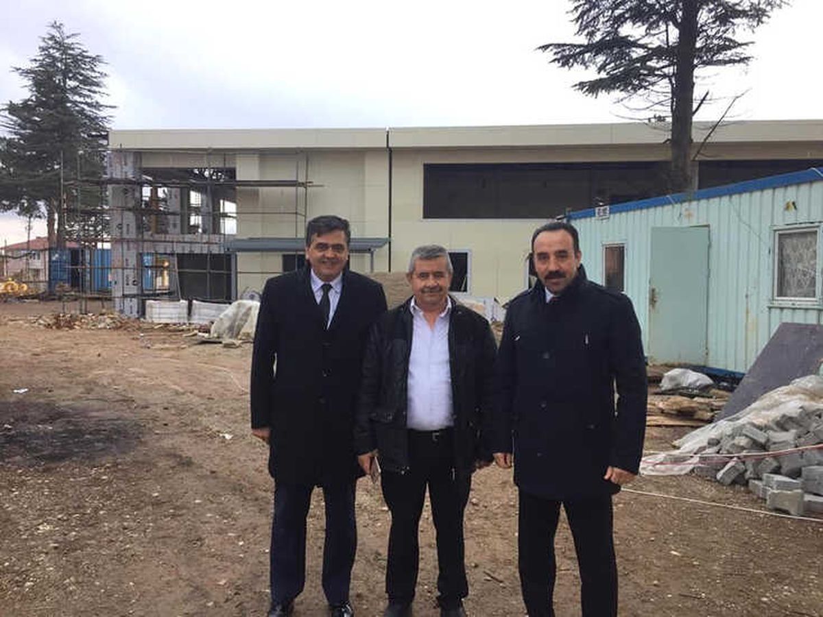 Başkan Yalçın Gençlik Merkezi Çalışmalarını Yerinde İnceledi