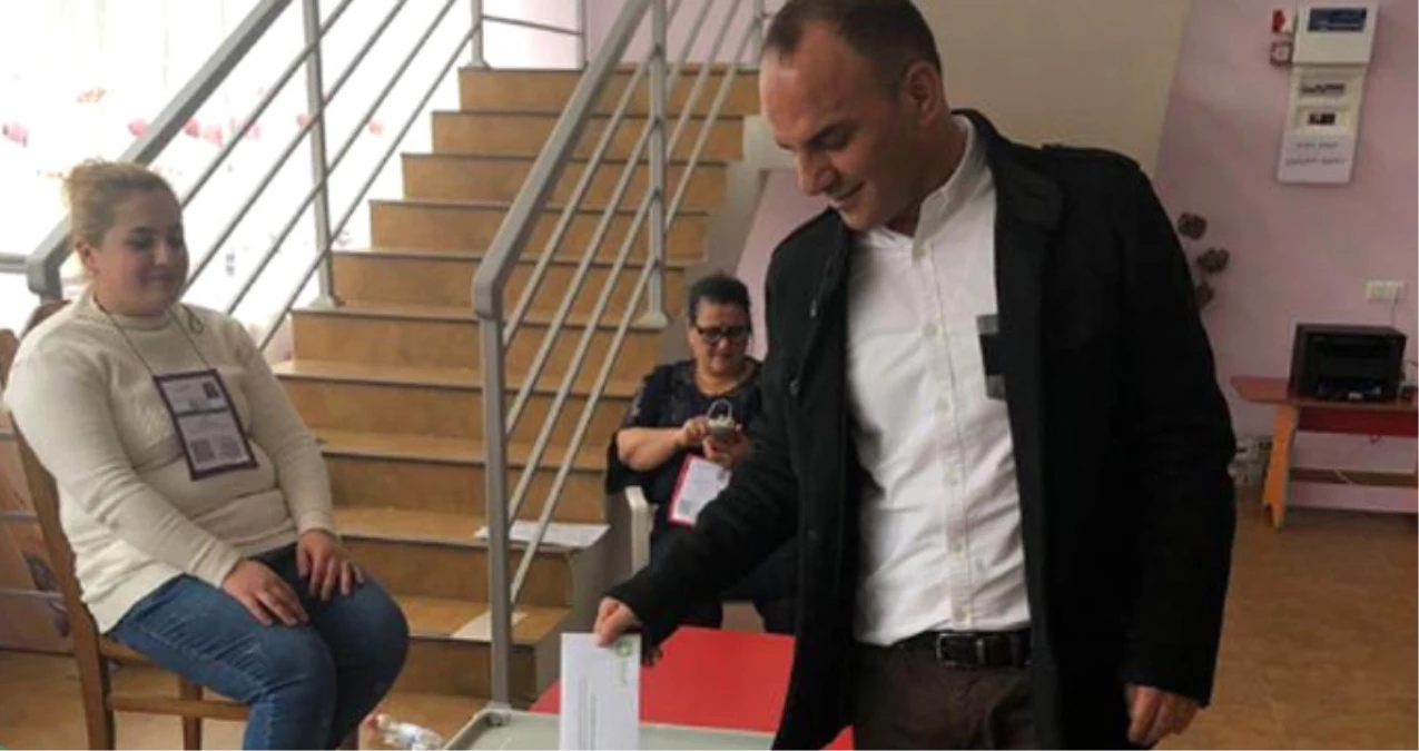 Cinayet Hükümlüsü, Metro\'nun Firari Sahibi Galip Öztürk, Gürcistan\'da Oy Kullandı