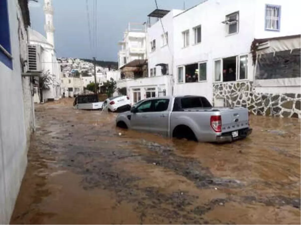 Denizdeki Hortumun Ardından Bodrum\'u Yağmur ve Dolu Vurdu (2)