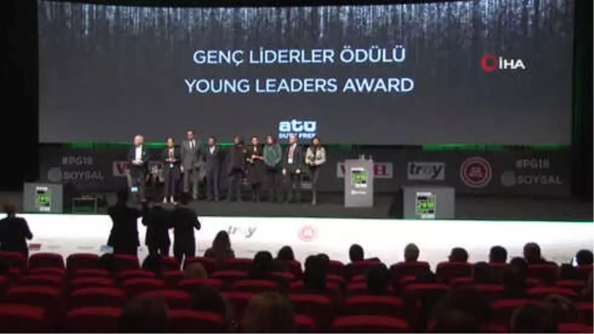 Genç Liderler Ödülü Yusuf Akkaş\'a Verildi