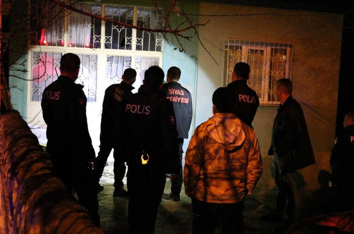 Haber Alınamayınca Kapıyı Balyozla Kırdılar