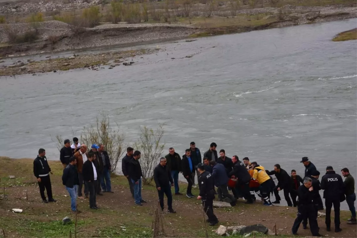 Herkesin Gözü Önünde Köprüden Atladı