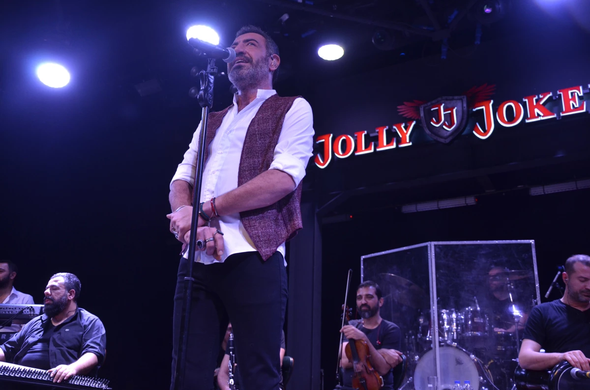 Jolly Joker İstmarina\'da Arabesk Gecesi