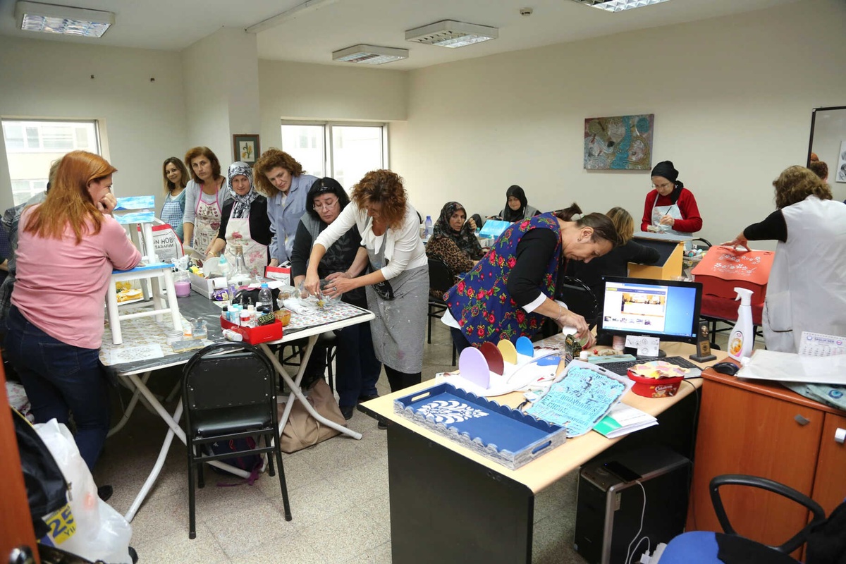Kadınlar Halk Merkezleri İle Üretiyor